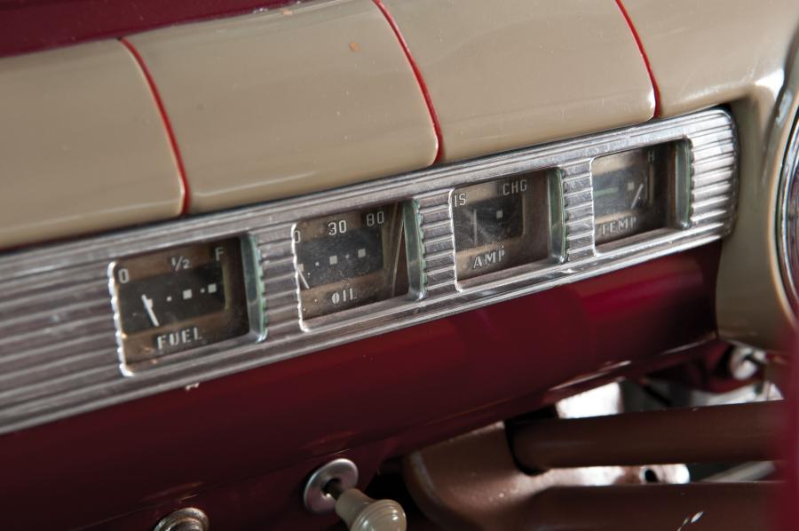  Ford Super DeLuxe Convertible 1946 года  (фото 7 из 18)